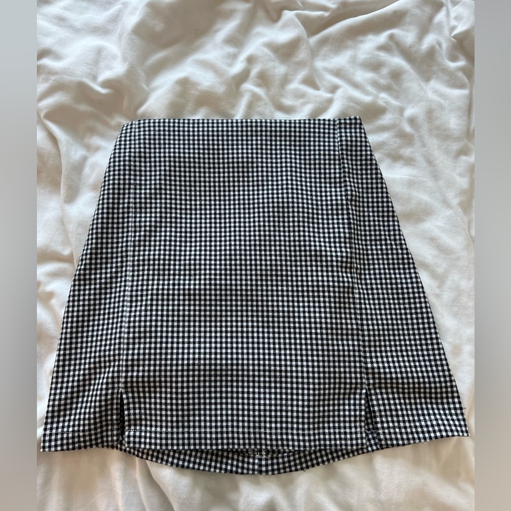 BRANDY MELVILLE PLAID MINI SKIRT